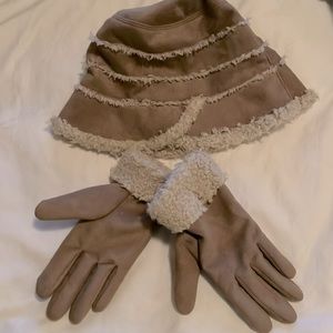 NWOT Fownes faux tan suede and teddy fur lined bucket hat and matching gloves